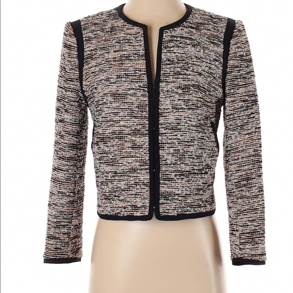 McGinn Chanel style tweed jacket size 4, mint condition